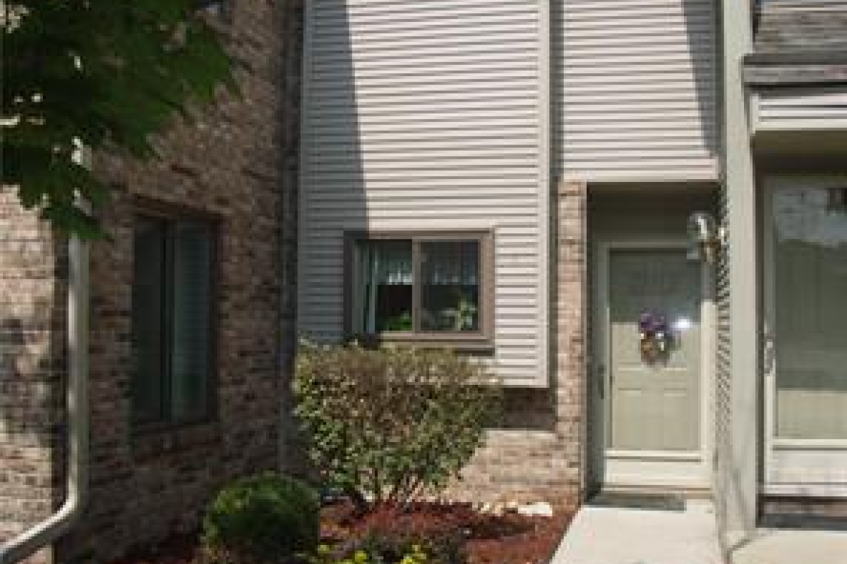 42816 LILLEY POINTE DR,CANTON,WAYNE,48187,2 Bedrooms Bedrooms,2 BathroomsBathrooms,Condominium,LILLEY POINTE DR,1071